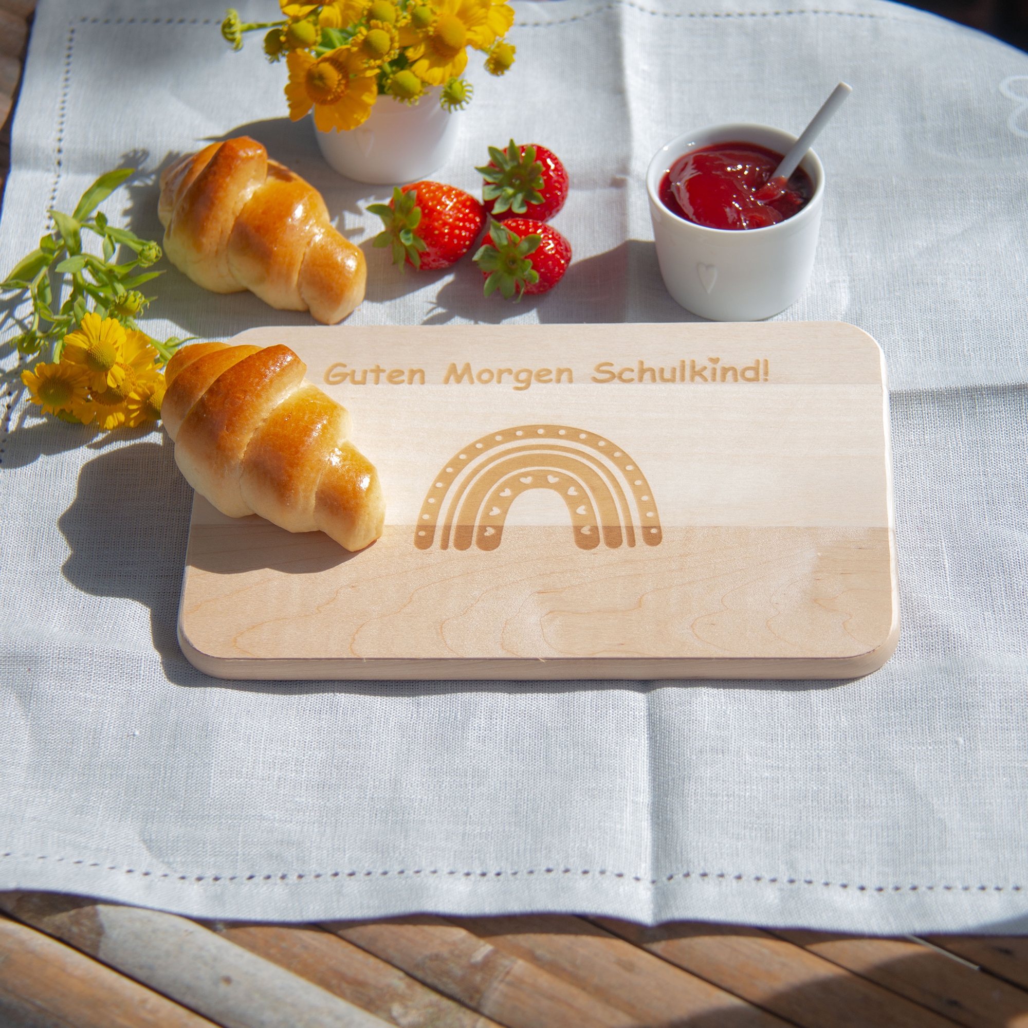 Frühstücksbrettchen "Guten Morgen Schulkind" Regenbogen mit Herzen